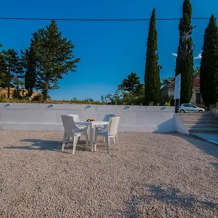 Apartment Phoenix 3 Ivanica