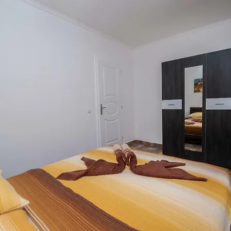 Phoenix 3 Apartment