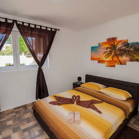 Apartment Phoenix 3 Ivanica